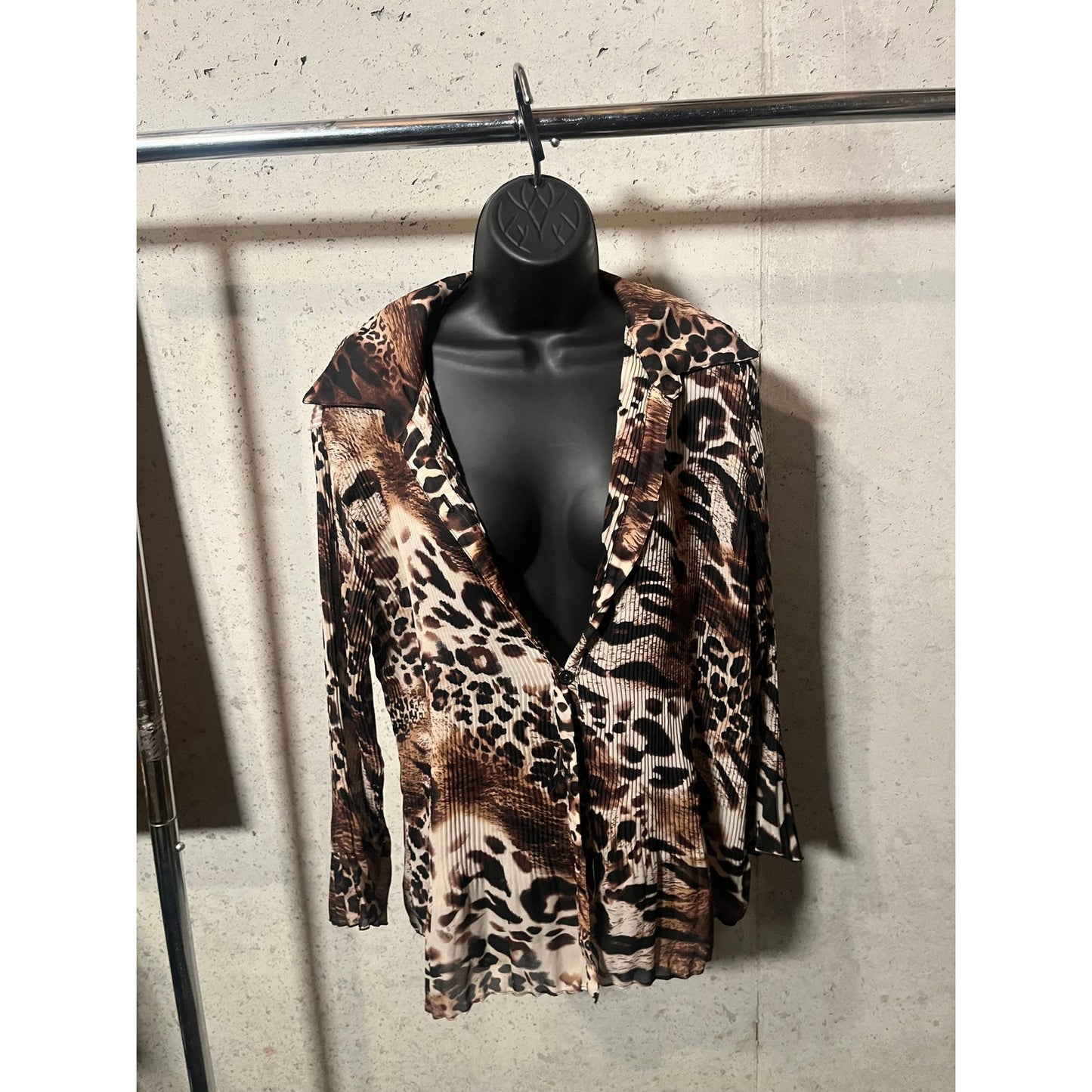 B13 cheetah Blouse Size L