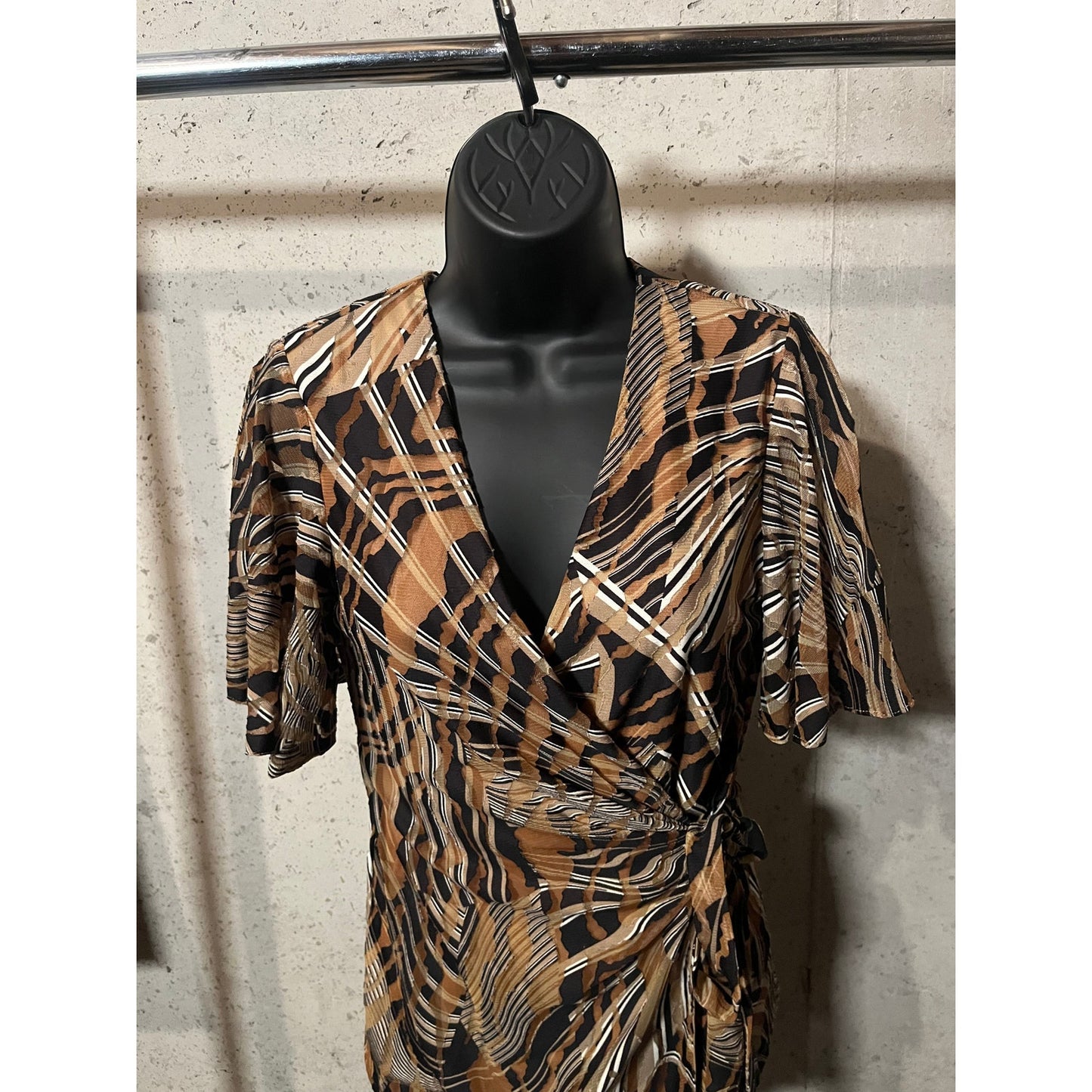 B14 Ann Klien Brown Pattern Print Blouse Size S