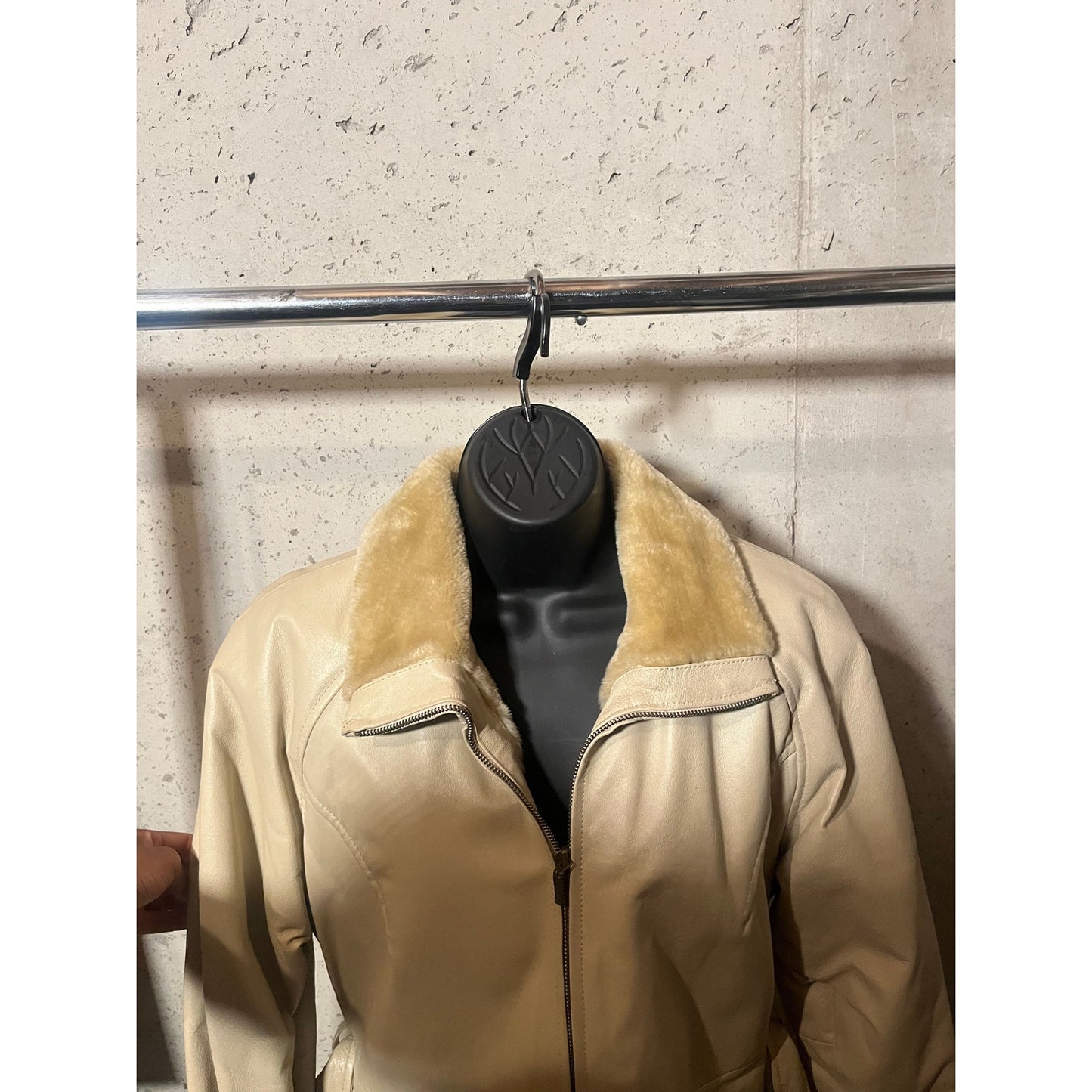 A8 100% Cream Leather & Fur Coat Sergio Size M Sleeve Length : 24 Length Of Jacket: 27