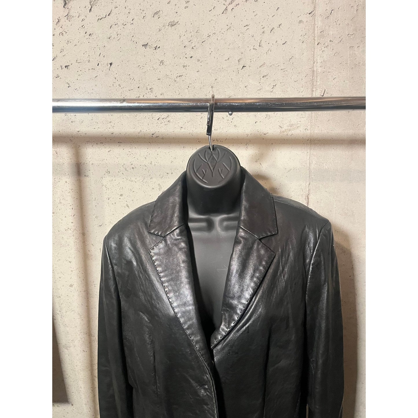 A6 Mossino Black 100% Leather Jacker *small mark on shoulder Size M ( Petite ) Sleeve Length : 25