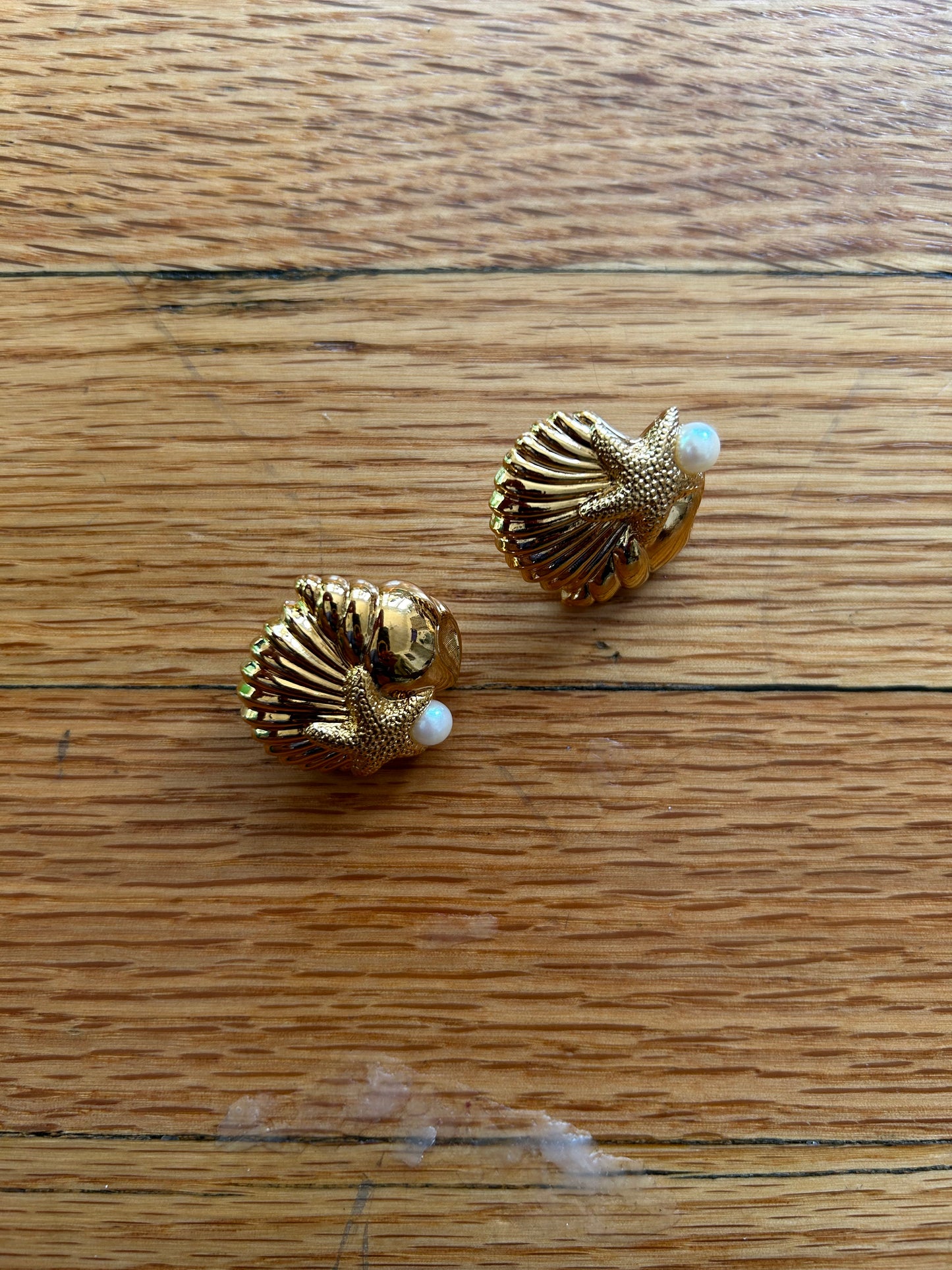 Gold Sea Shells Clip on earrings