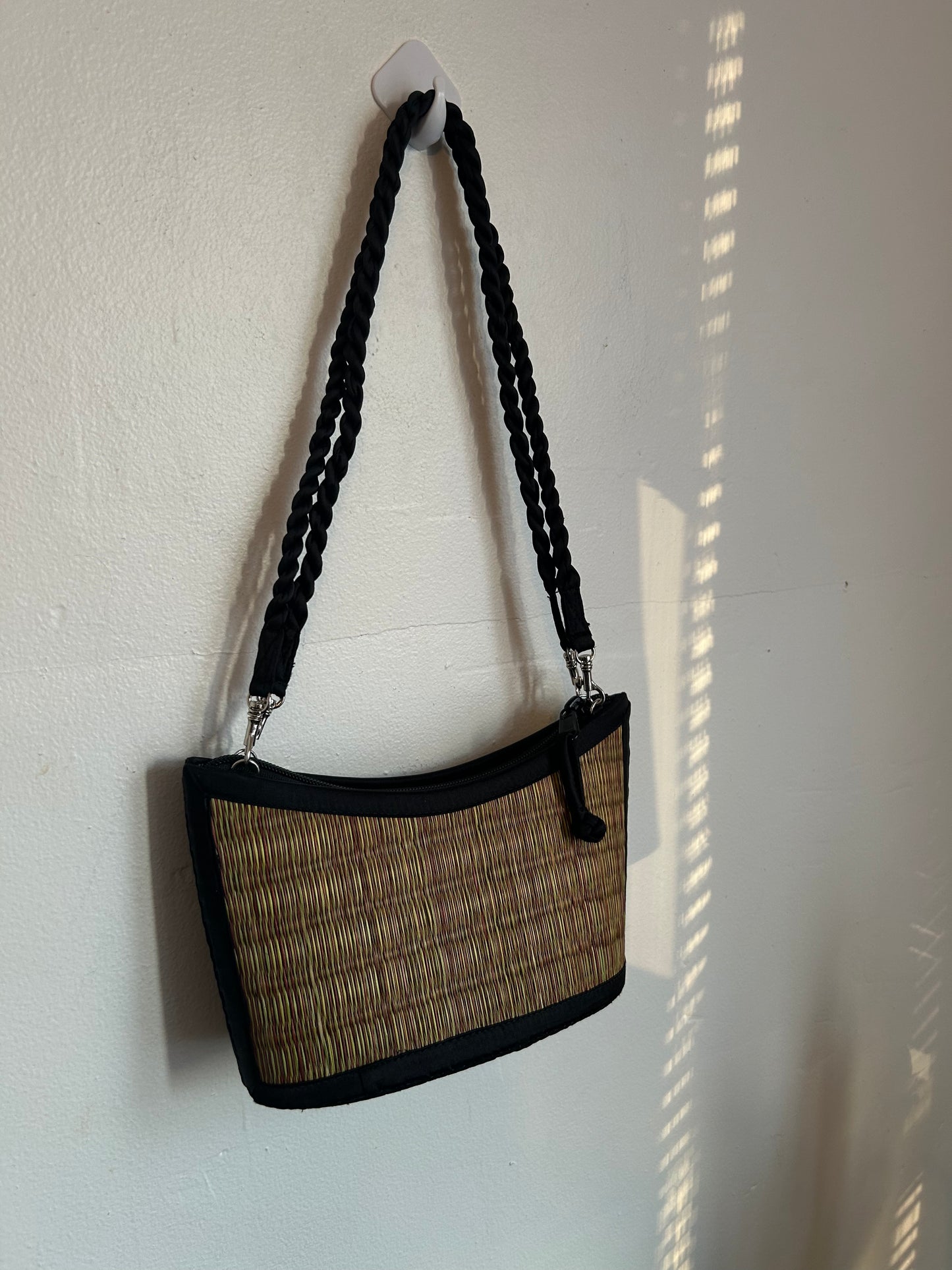 Bucket Frame Black & Tan Textured Purse
