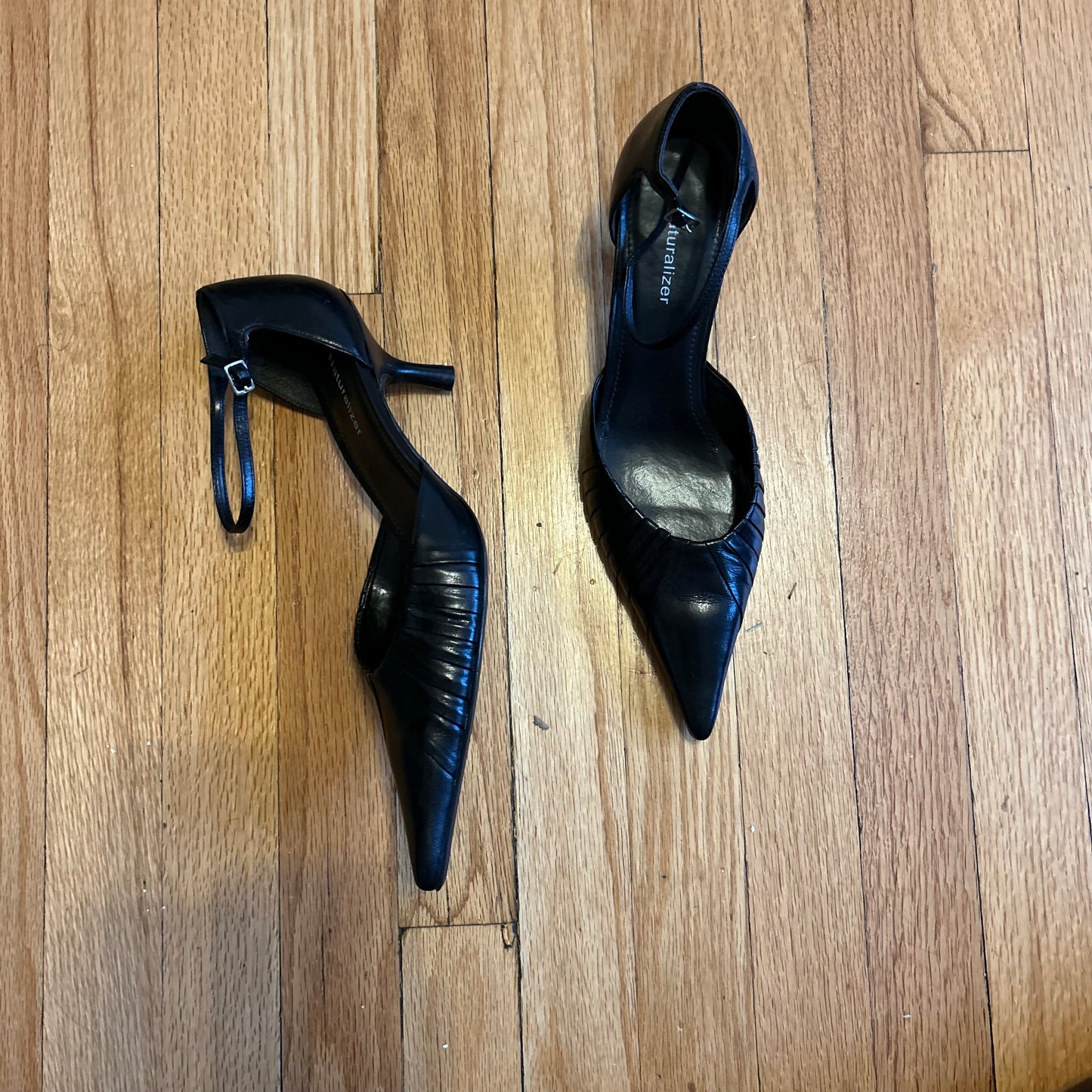 Black Leather Pointy Toe Kitten Heels