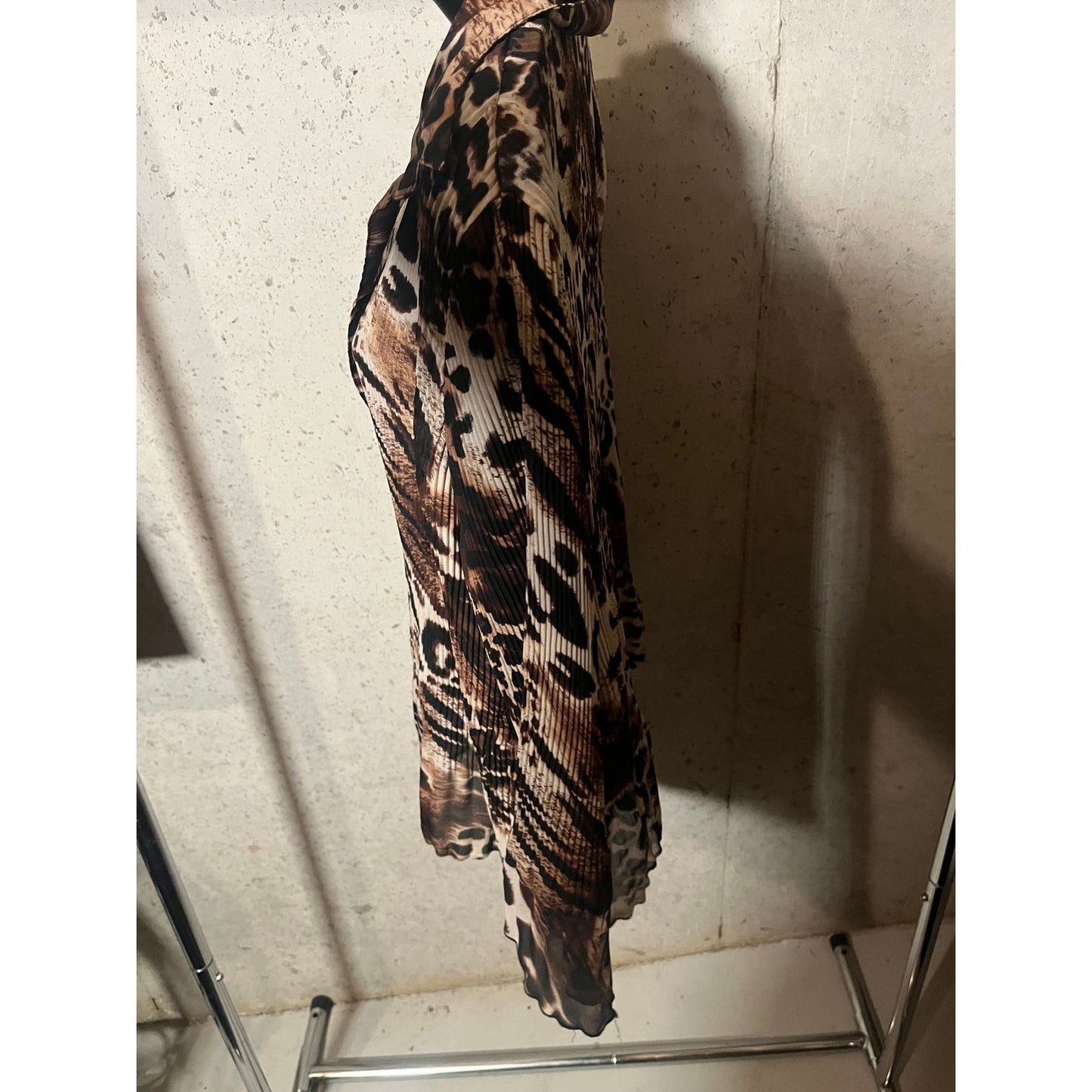 B13 cheetah Blouse Size L
